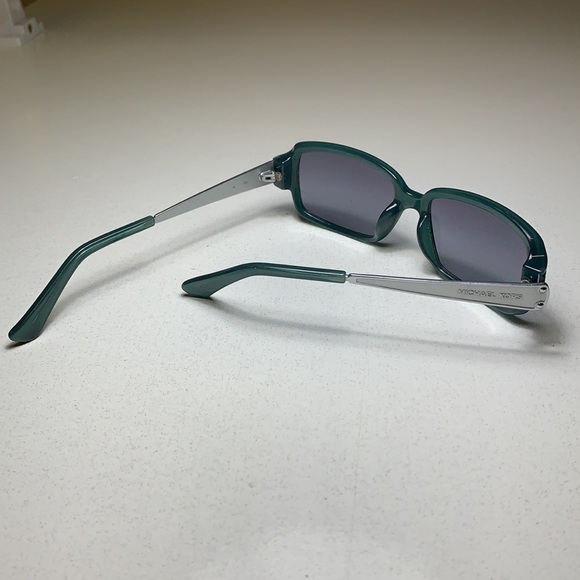 Michael Kors Sunglasses Vintage - Picture 5 of 10